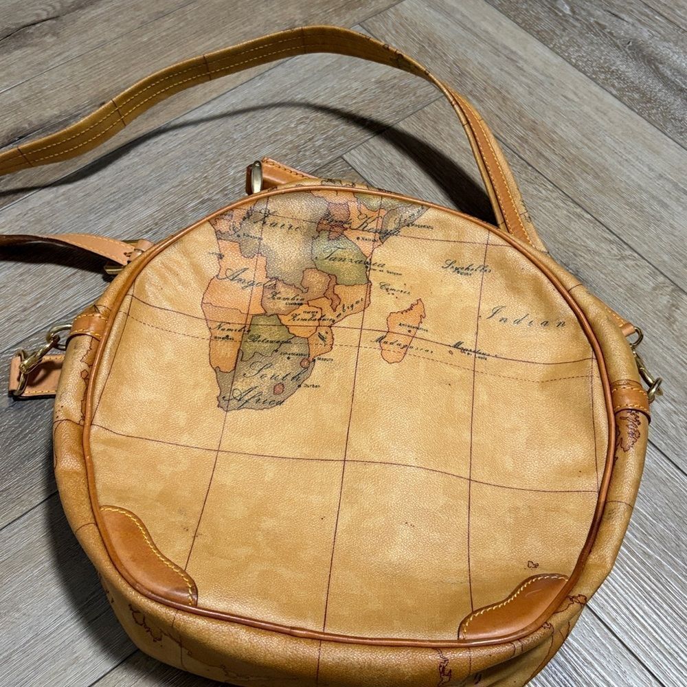 Alviero Martini Bag - Picture 3 of 10